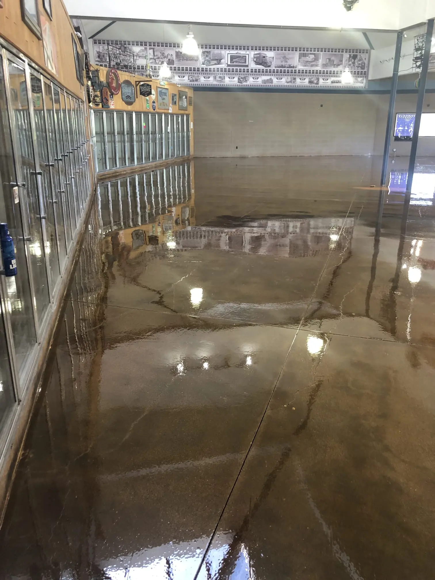 Flake epoxy garage floor in Colorado home