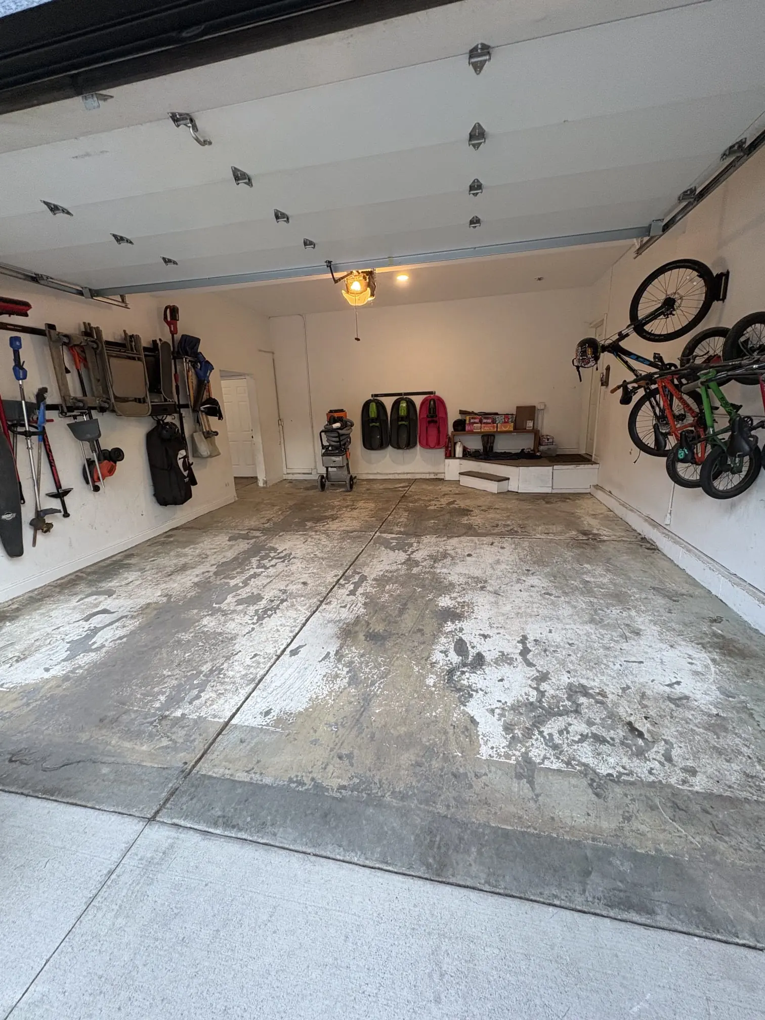 Flake epoxy garage floor near Northglenn Marketplace